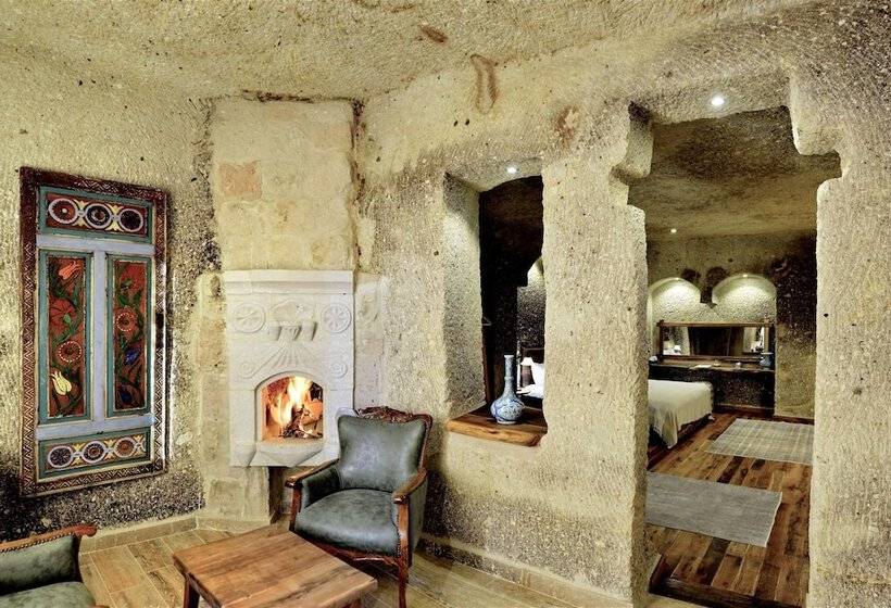 جناح, Aza Cave Cappadocia Adult