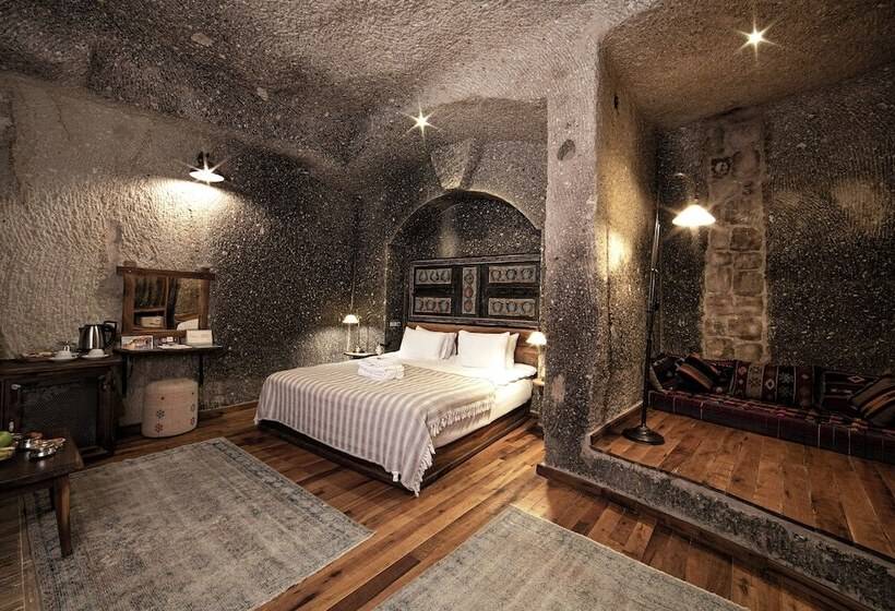 جناح, Aza Cave Cappadocia Adult