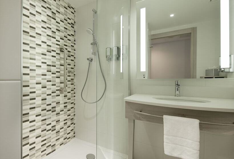 اتاق خانوادگی, Hampton by Hilton Leeds City Centre