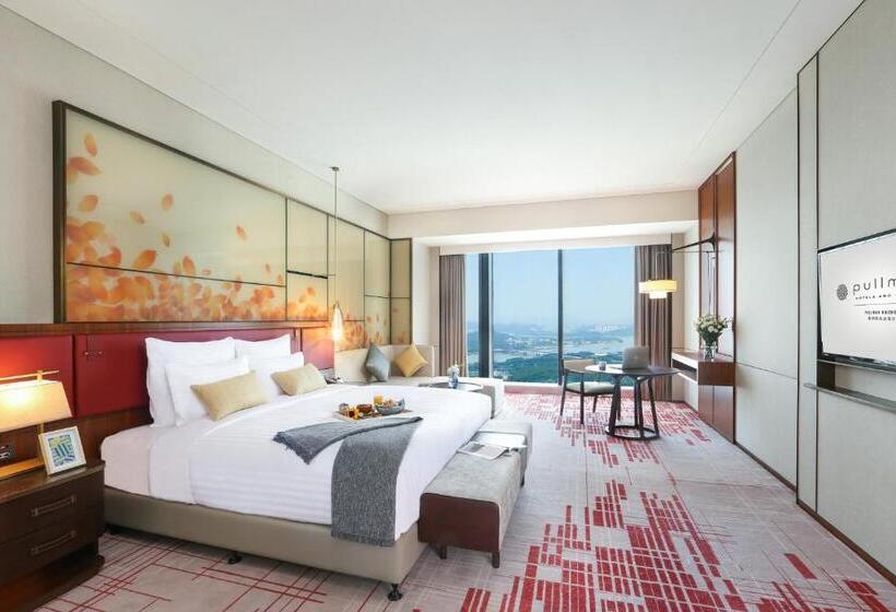 اتاق دلوکس با تخت کینگ و چشم‌انداز شهر, Pullman Huizhou Kaisa