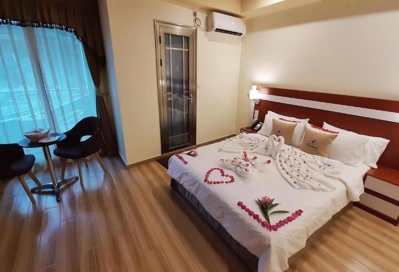 اتاق سوپریور سه تخته, Rosemary Boutique