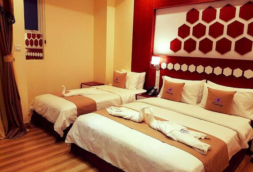 سوئیت با بالکن, Rosemary Boutique