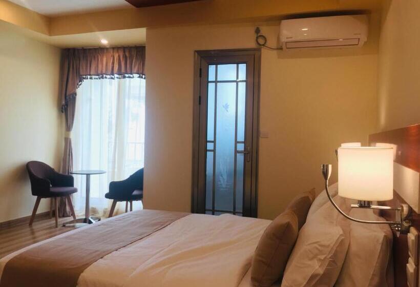 اتاق سوپریور با بالکن, Rosemary Boutique