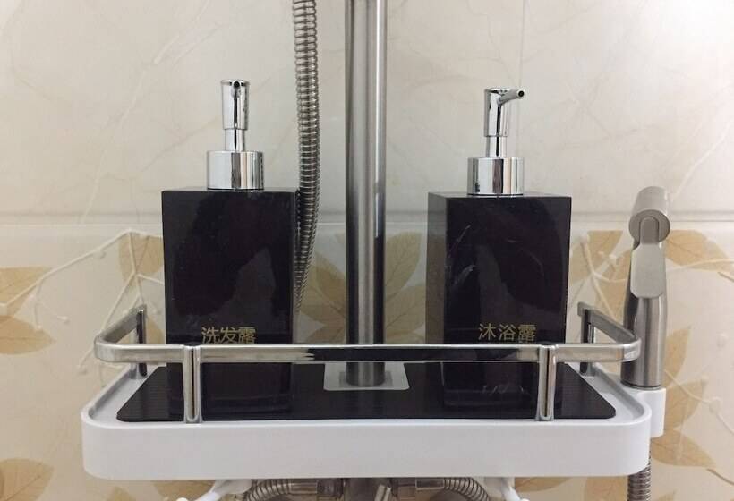 اتاق لوکس, Rosemary Boutique