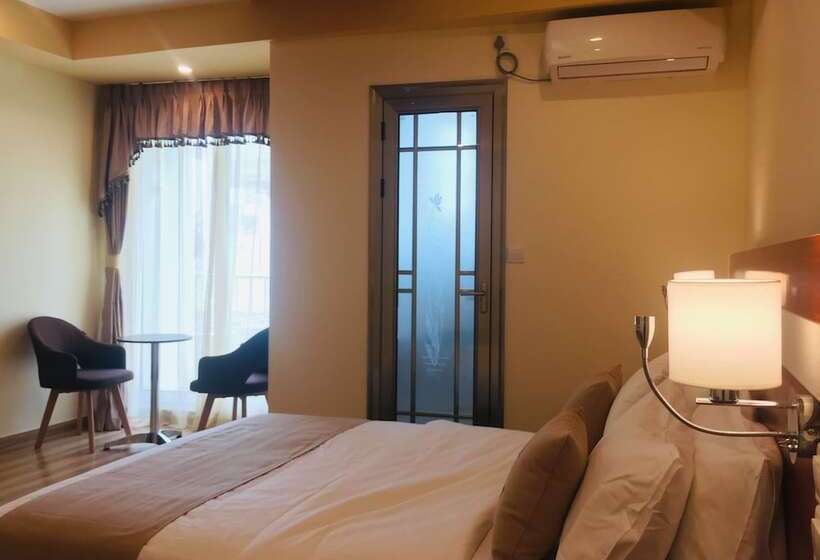 اتاق لوکس سه تخته, Rosemary Boutique