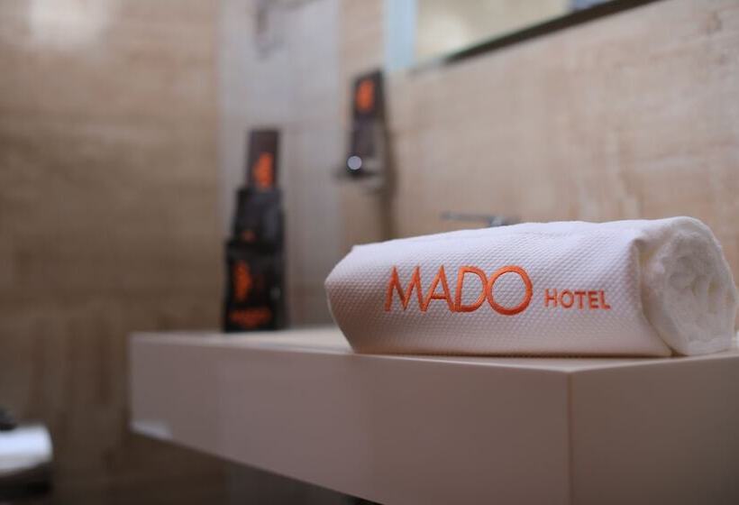 اتاق استاندارد یک نفره, Mado