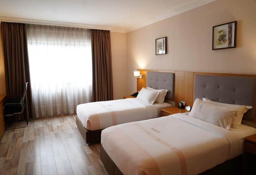 اتاق خانوادگی, Mado