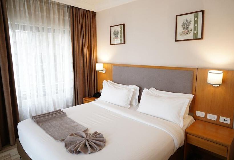 اتاق خانوادگی, Mado