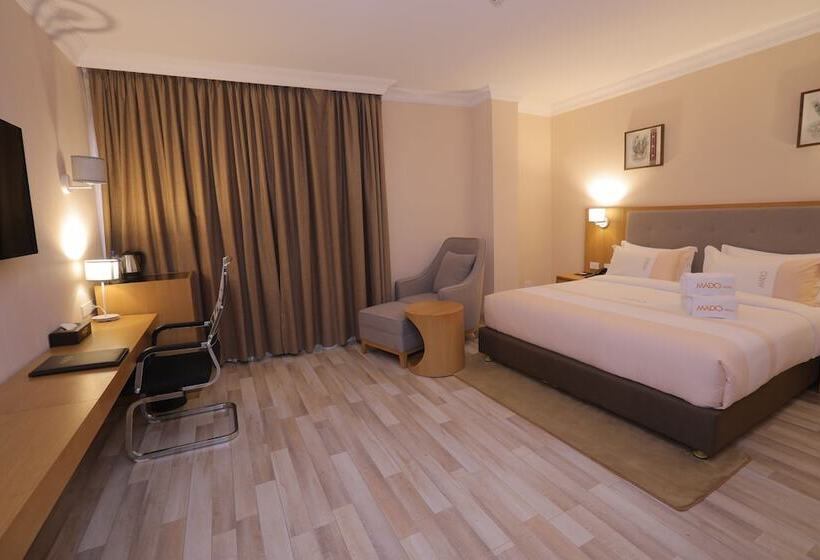 اتاق خانوادگی, Mado