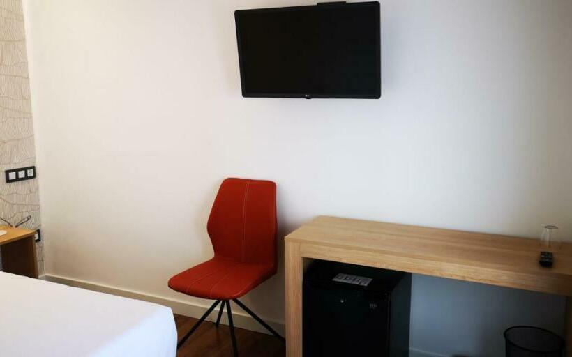 اتاق استاندارد یک نفره, Qb Almagro Centro