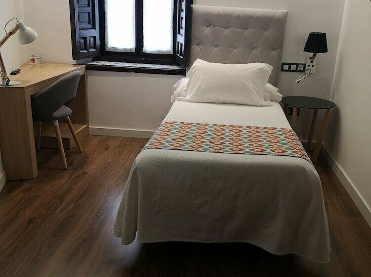 اتاق استاندارد یک نفره, Qb Almagro Centro