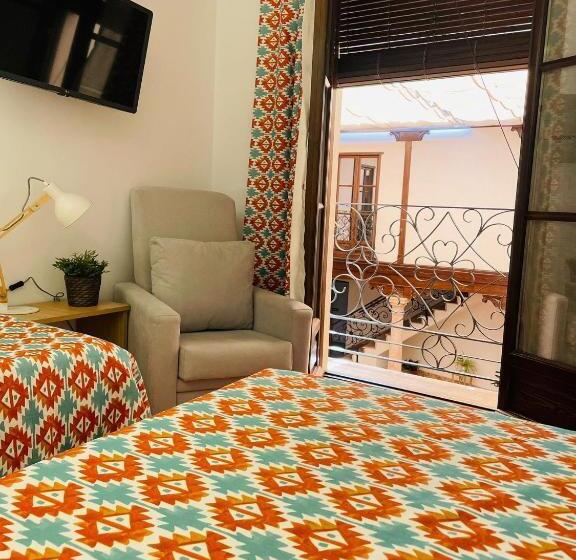 اتاق استاندارد یک نفره, Qb Almagro Centro