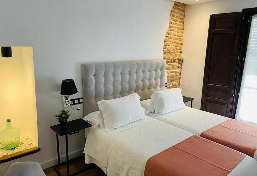 اتاق استاندارد با چشم‌انداز, Qb Almagro Centro