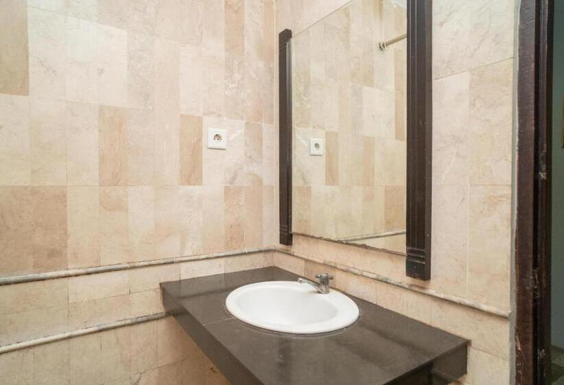 Номер Стандарт, Reddoorz Plus Near Uin Banjarmasin