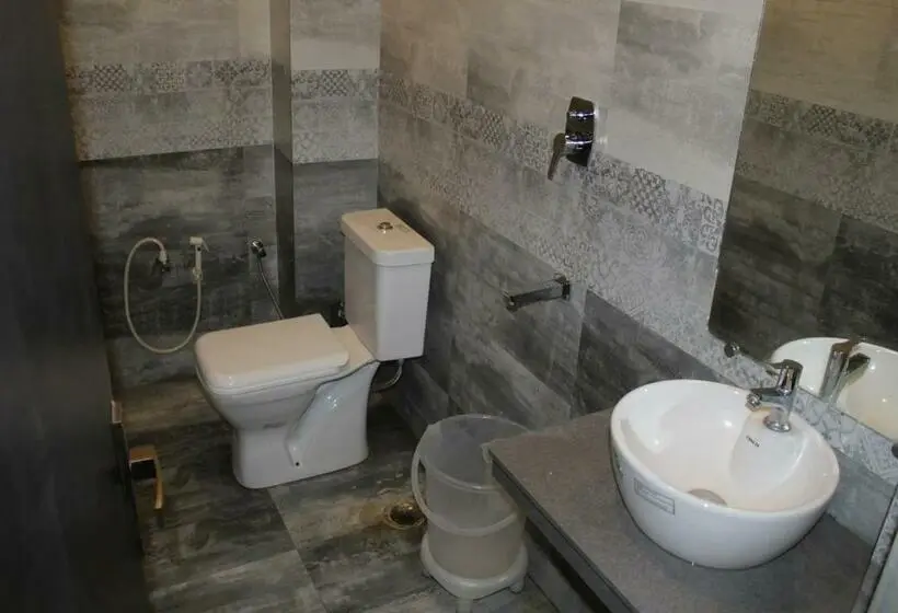 Chambre Triple Premium, Shivaye