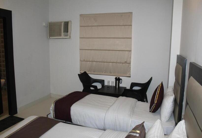 اتاق پریمیوم سه تخته, Shivaye