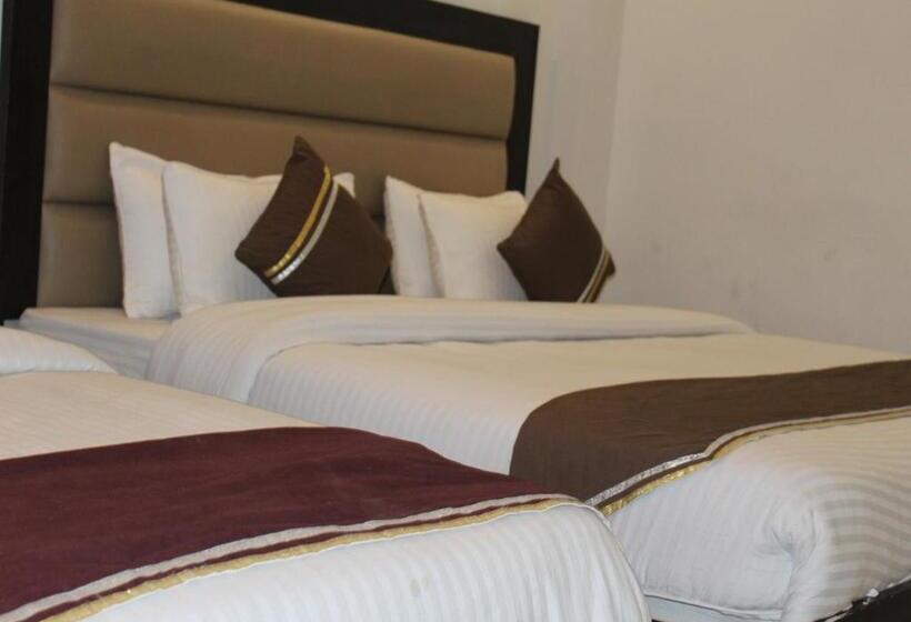 اتاق پریمیوم سه تخته, Shivaye