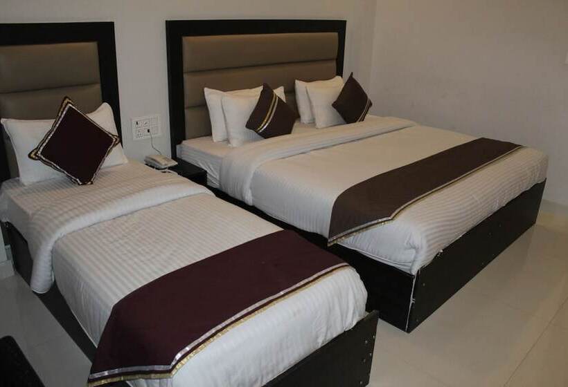 اتاق پریمیوم سه تخته, Shivaye