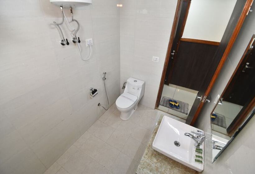 Quarto Familiar, Vaishno Devi Heights