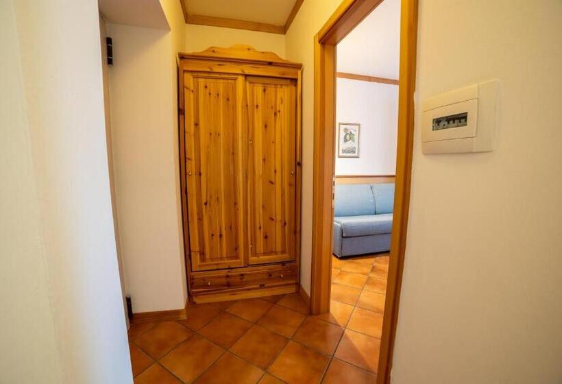 דירת חדר, Residence Derby Club