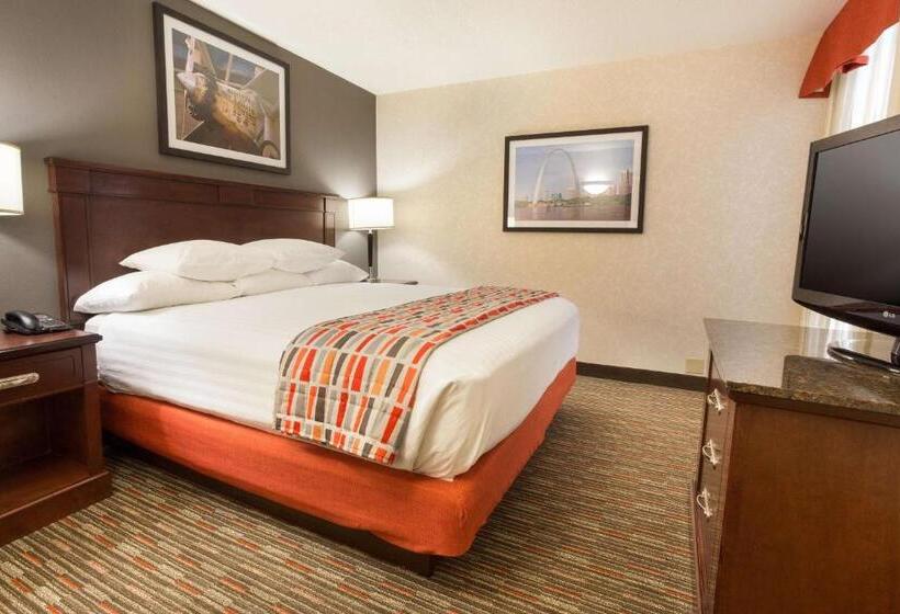 キングサイズベッドのスイートルーム, Drury Inn & Suites St. Louis Airport