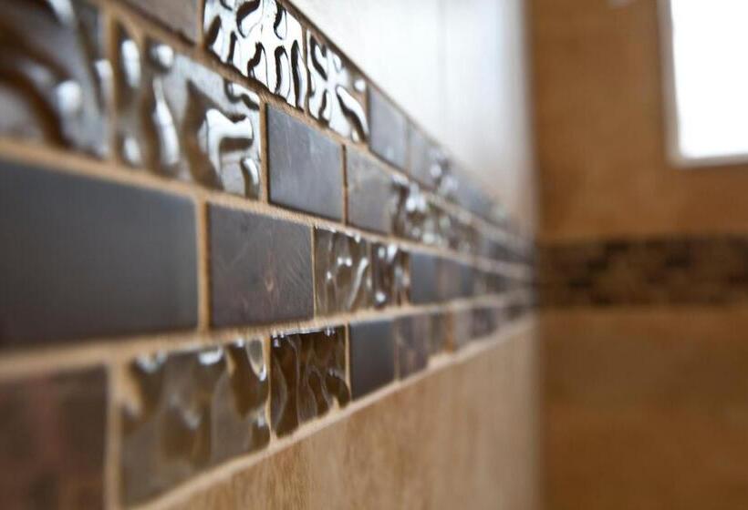 חדר סטנדרט מותאם לאדם עם מוגבלויות, Dunes Inn Sunset