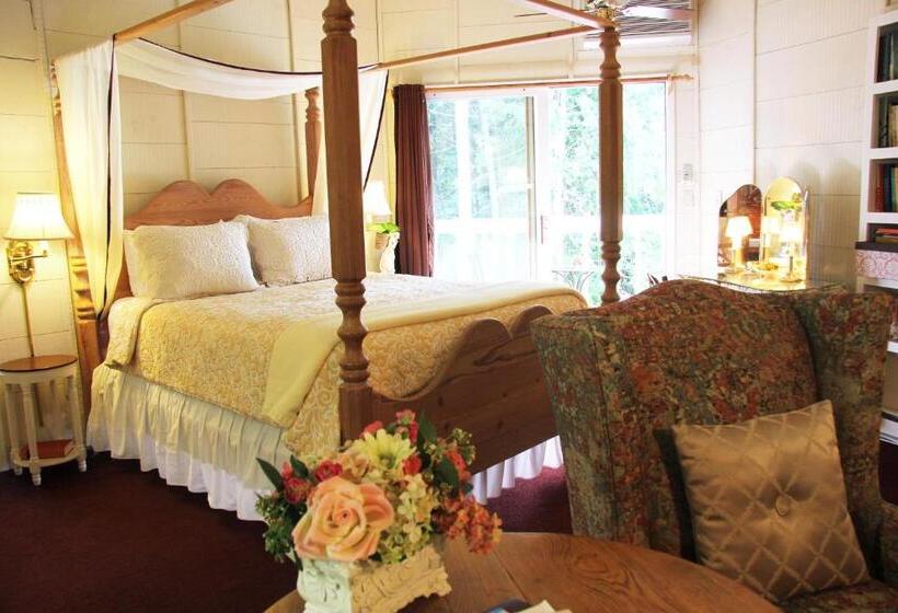 스탠다드 스튜디오, Eagle Harbor Inn