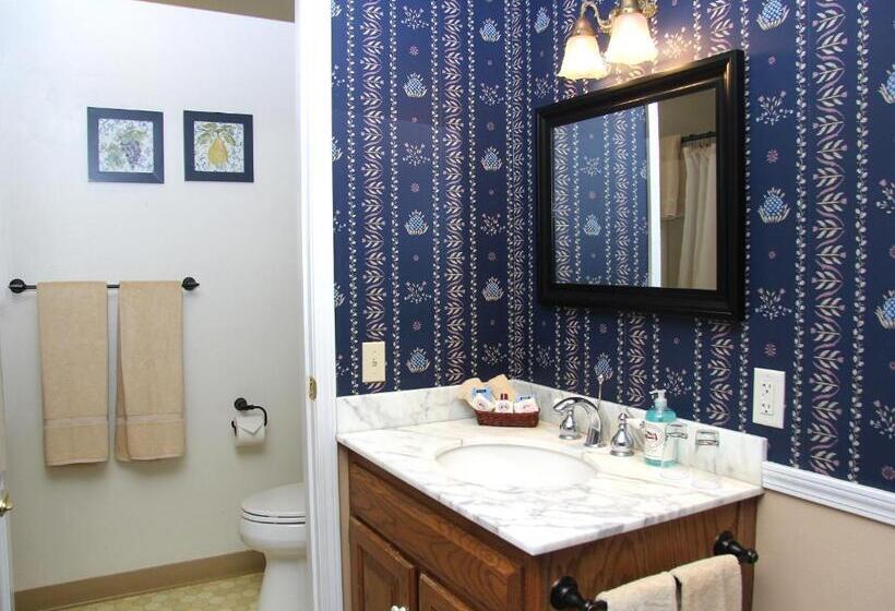 إستوديو قياسى, Eagle Harbor Inn