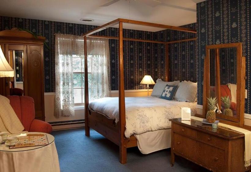 스탠다드 스튜디오, Eagle Harbor Inn