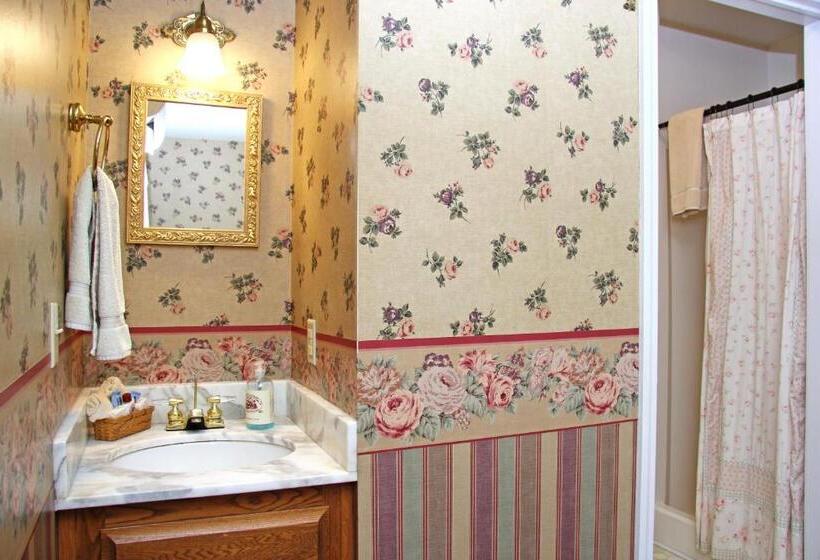 إستوديو قياسى, Eagle Harbor Inn