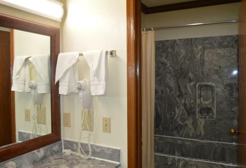 Номер Стандарт, Economy Inn Cuyahoga Falls