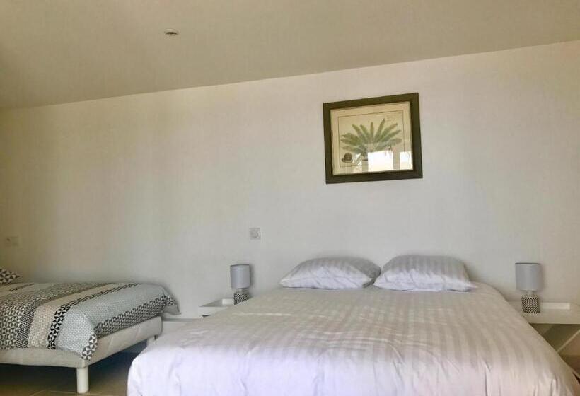 Triple Room Sea View, Villa Sunbeach