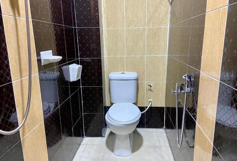 Номер Deluxe, Royals Star