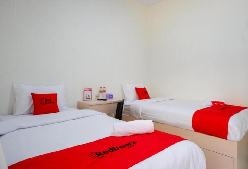Номер Стандарт, Reddoorz Near Alun Alun Kudus 2