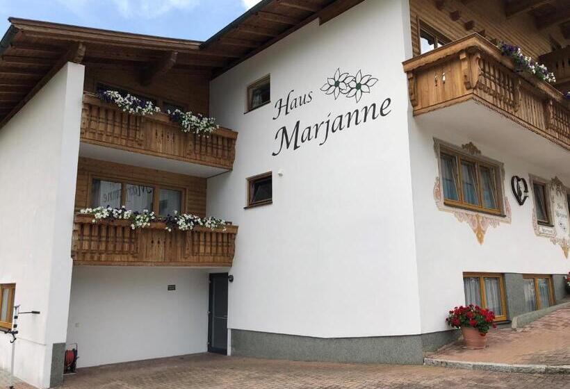 Номер Deluxe с Балконом, Haus Marjanne