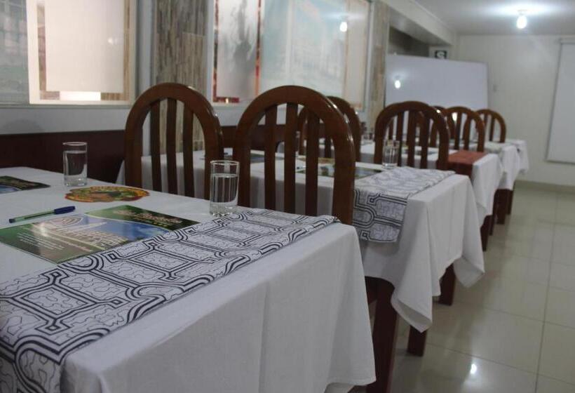 デラックススタジオ, Auditorio & Centro De Capacitaciones Central Park Pucallpa