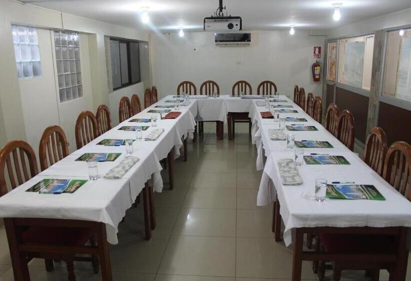 Студия Deluxe, Auditorio & Centro De Capacitaciones Central Park Pucallpa