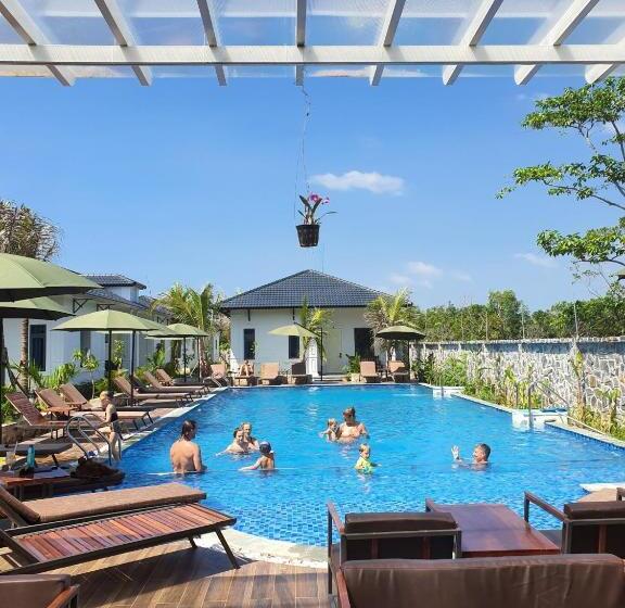 اتاق خانوادگی, Coco Village Phu Quoc Resort