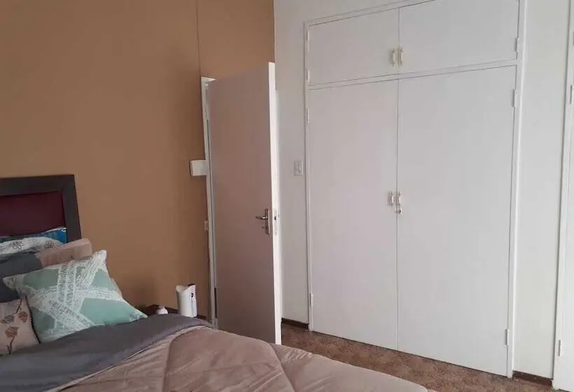 Deluxe-huone, C   Land Guest House
