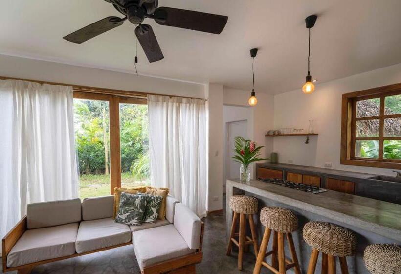 침실 2개 주택, Lucero