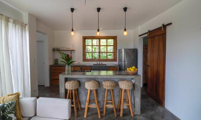 침실 2개 주택, Lucero