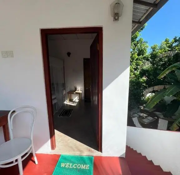 Economy-huone, Jungle Villa