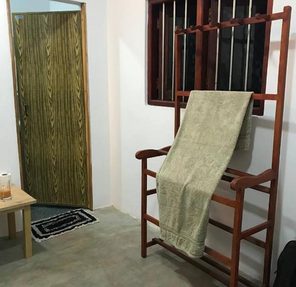 חדר אקונומי, Jungle Villa