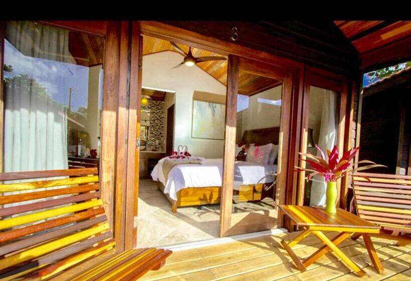 غرفة قياسية مطلّة علي البحر, Marbucks Bed & Breakfast