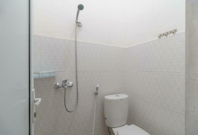 스탠다드 룸, Reddoorz Plus At Grand Tara Homestay Palembang