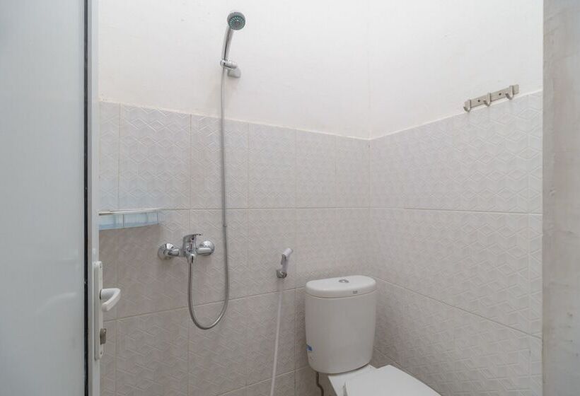 Номер Стандарт, Reddoorz Plus At Grand Tara Homestay Palembang