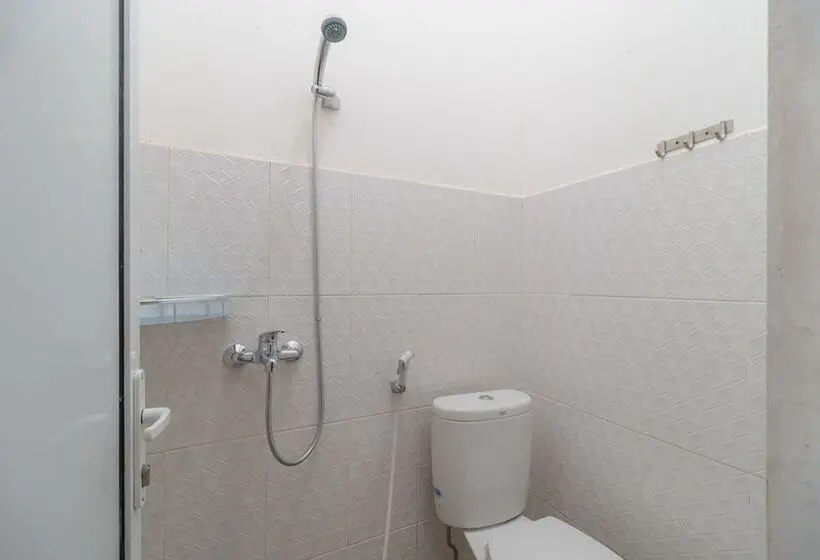 スタンダードルーム, Reddoorz Plus At Grand Tara Homestay Palembang