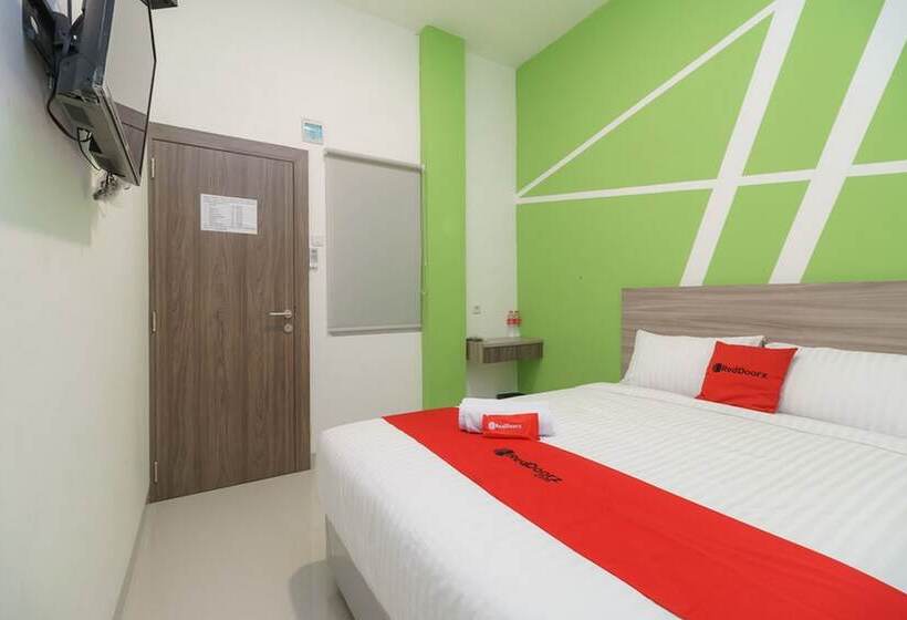스탠다드 룸, Reddoorz Plus At Grand Tara Homestay Palembang