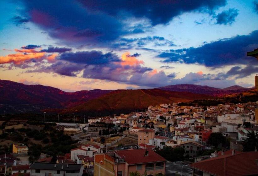 Standard room with outdoor bath, Santu Bustianu