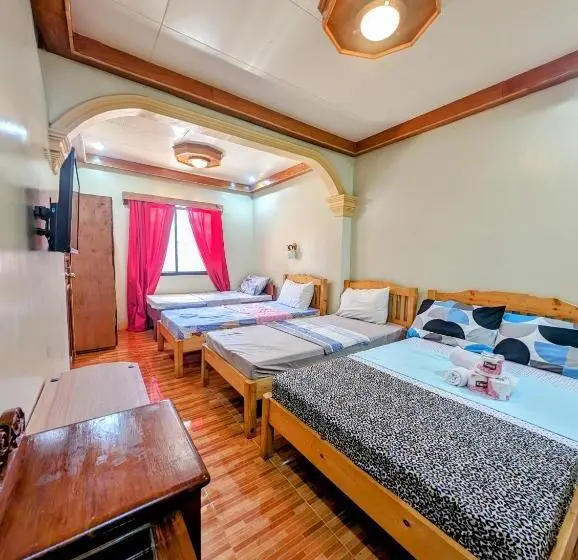 Perhehuone, Screaming Gecko Hostel